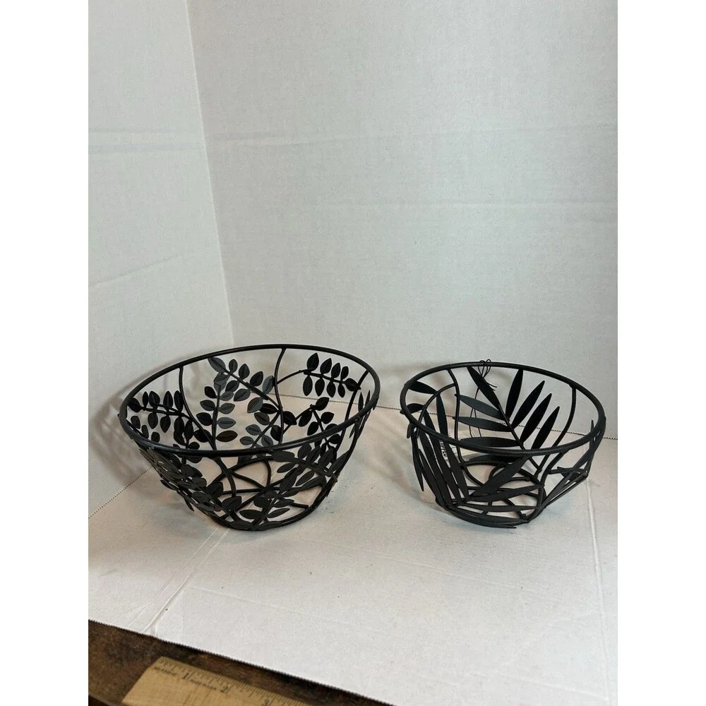 Well Equipped Kitchen Black Metal Wire Baskets Leaf Design Fruit Bread Bowls (2)